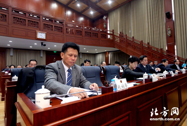 市十六屆人大常委會舉行第十三次會 肖懷遠講話