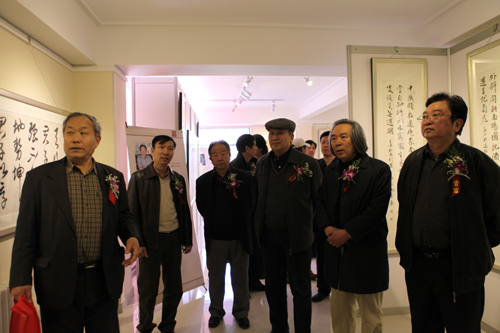 中青年書(shū)畫(huà)家精品暨近代名家書(shū)畫(huà)展在津舉行