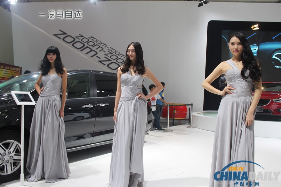 模特閃耀第十二屆天津國際汽車貿易展
