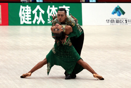 中國選手獲東亞運動會倫巴舞比賽冠軍