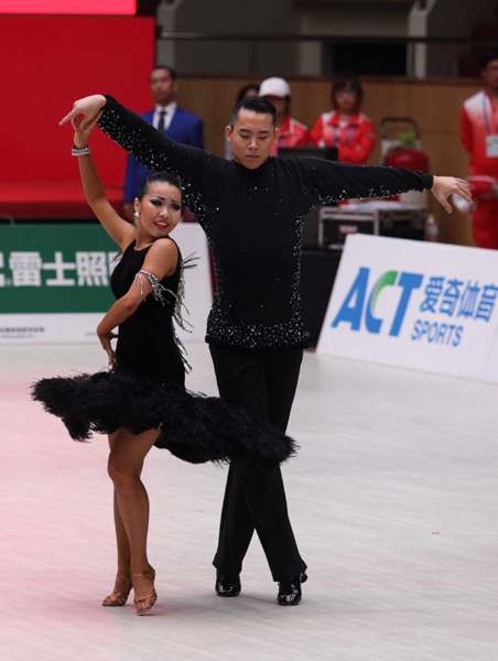 中國選手獲東亞運動會倫巴舞比賽冠軍