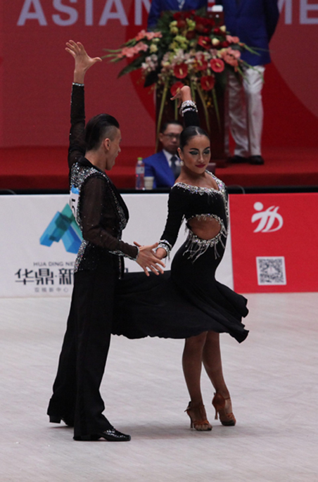 中國選手獲東亞運動會倫巴舞比賽冠軍
