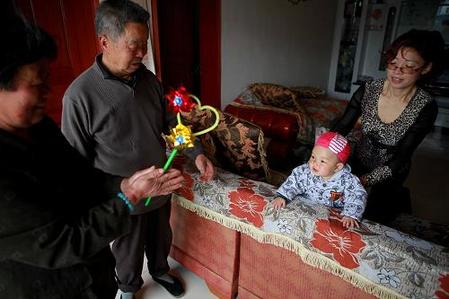 汶川地震三周年:再生育家庭的新希望