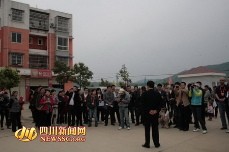 名博見證重建奇跡 網絡傳遞中國力量 全國第四屆專家博客筆會在川圓滿落幕