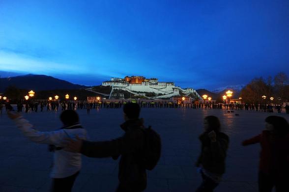 高清：布達拉宮夜景醉游人