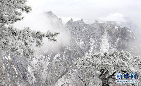 高清：奇險山峰上的絕美雪景