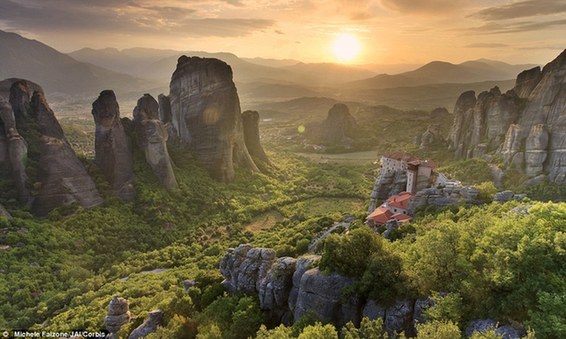 全球那些絕壁逢生的寺廟建筑