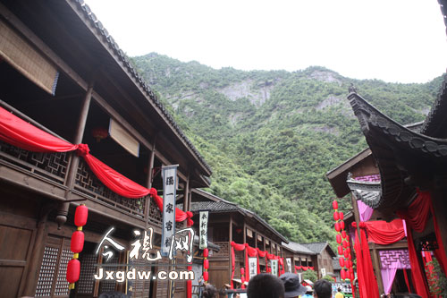 《天仙配后傳》大覺山開機 產后曹穎辣媽亮相