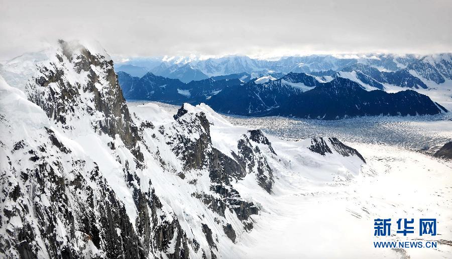 高清大圖：鳥瞰阿拉斯加山脈