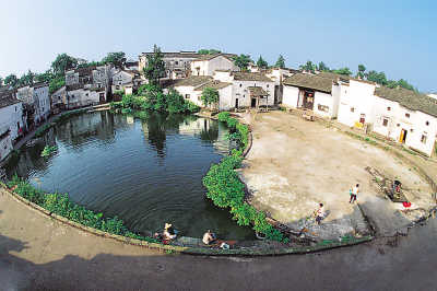 別讓旅游開發將古村落毀成“老照片”
