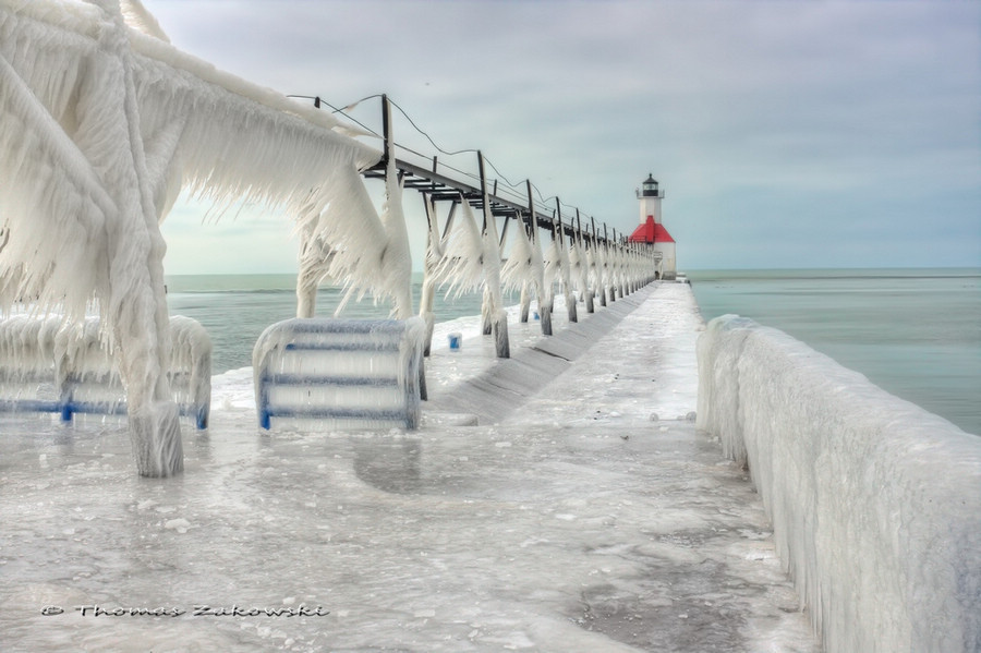 視覺盛宴！探訪冰凍侵襲的“科幻世界”