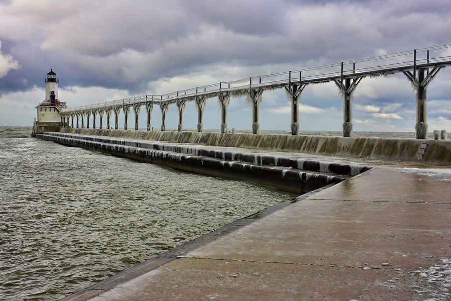 視覺盛宴！探訪冰凍侵襲的“科幻世界”