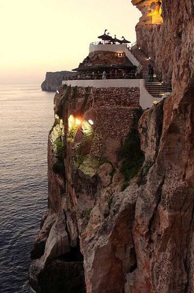 末日的最后狂歡 盤點(diǎn)最刺激10處懸崖景觀(圖)