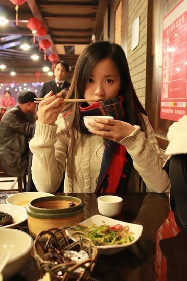 養眼！全國?；ㄐ２菖判邪?/></a></p>

<p>　　她們是校園里最亮眼的風景，她們是校園里最惹人羨的對象，那些生的美麗清純的?；?，是不是也曾在你的身邊出現過？張美琪中山大學</p>
</p>
</div>
</div>

<div   class=