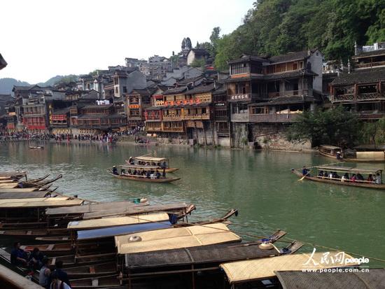 鳳凰“門票新政”滿月現場調查——誰是贏家？