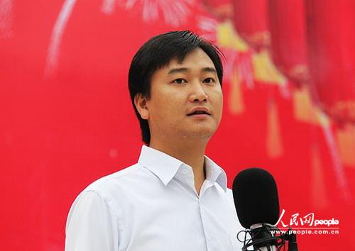 鳳凰“門票新政”滿月現(xiàn)場(chǎng)調(diào)查——誰(shuí)是贏家？