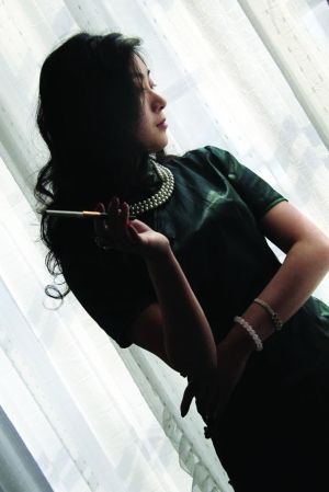 南大“旗袍女神”走紅 365天都是復(fù)古范兒(圖)