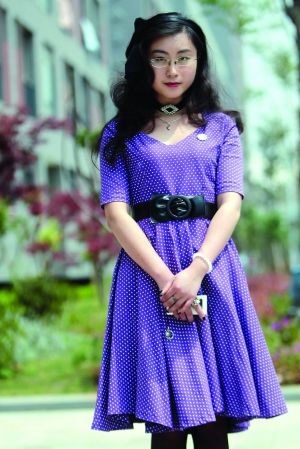 南大“旗袍女神”走紅 365天都是復(fù)古范兒(圖)