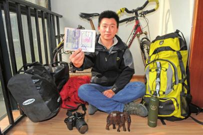 90后樂山小伙 湊來5萬元一年半騎行亞非18國