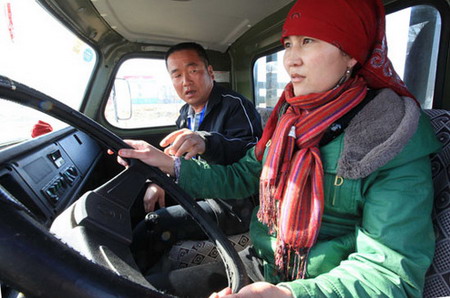 富蘊縣：農牧民學技術政府買單