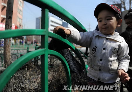 春天到　勤除塵