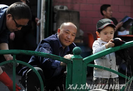 春天到　勤除塵