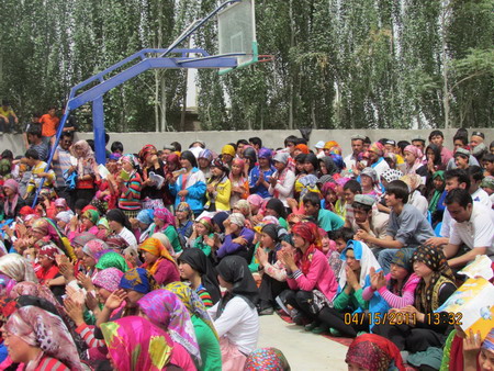 和田縣塔瓦庫勒鄉舉行首屆鄉村青年文化藝術節