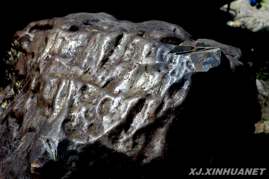 新疆阿勒泰發現巨大隕石