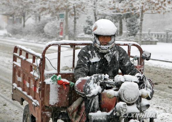 初雪降臨阿勒泰