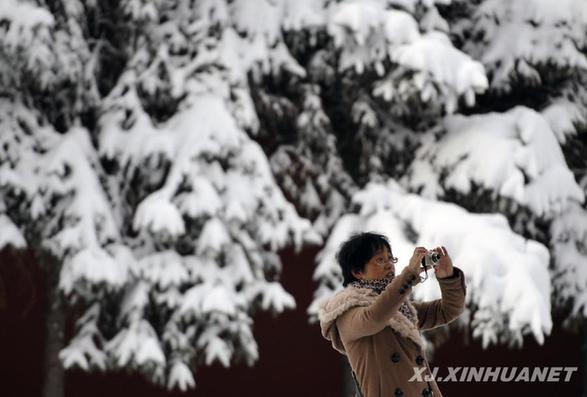 烏魯木齊連續發布道路結冰、暴雪預警