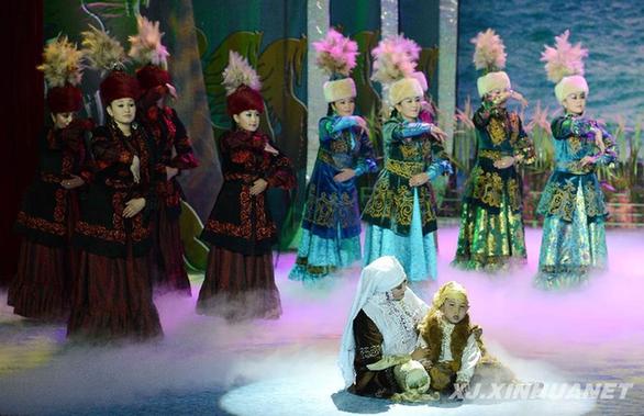 福海縣推出哈薩克族歌舞劇《烏倫古達斯坦（長詩）》