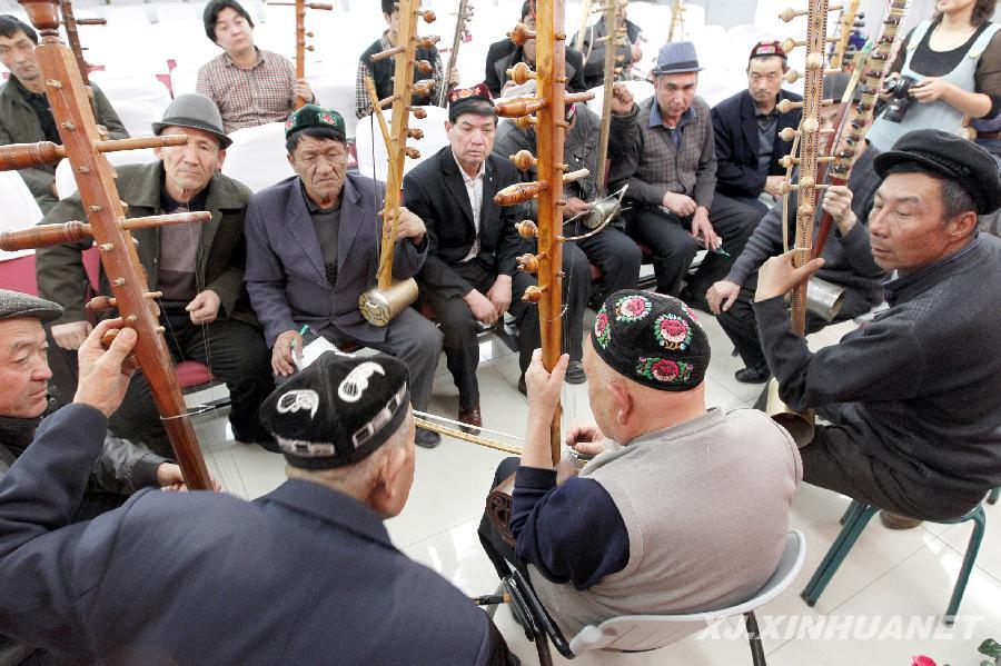 哈密舉辦“哈密艾捷克”非遺傳承人培訓班