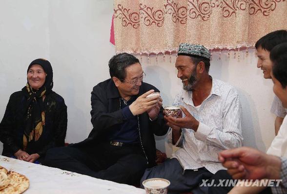 俞正聲在新疆調研