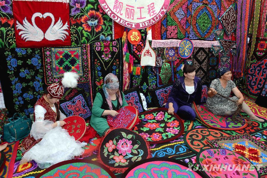 哈薩克族婦女受益“靚麗工程”