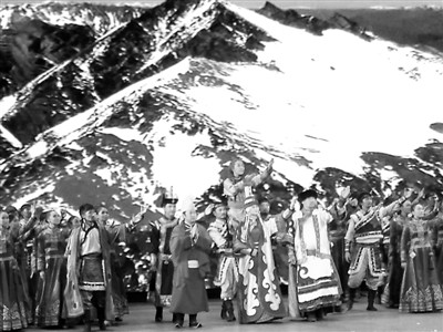 新疆首部實景劇《東歸·印象》引客來