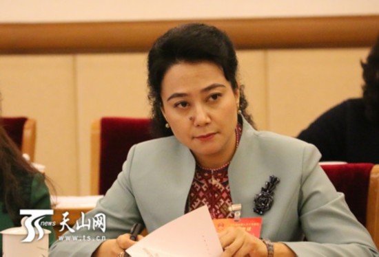 全國(guó)人大代表穆合塔拜:普法教育從娃娃抓起