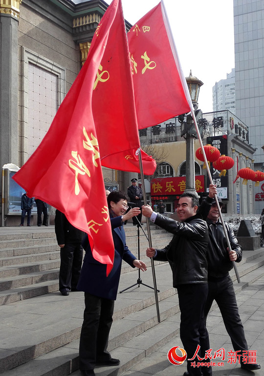 新疆2015年“四個(gè)一批”文化惠民活動(dòng)啟幕