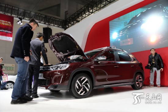 2015新疆3·15國際車展開幕(組圖)