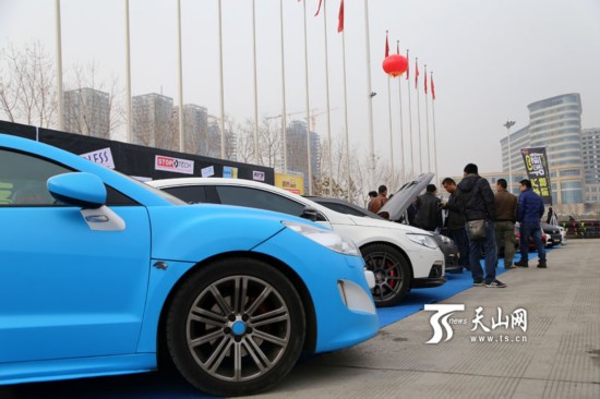 2015新疆3·15國際車展開幕(組圖)