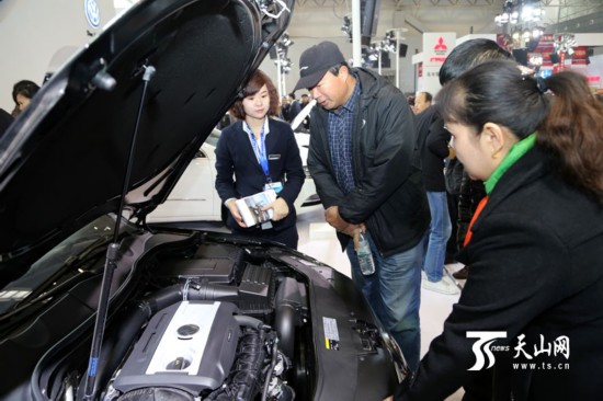 2015新疆3·15國際車展開幕(組圖)