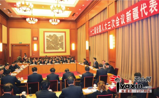 新疆代表團召開總結(jié)會議 張春賢：迅速傳達學(xué)習(xí)貫徹兩會精神