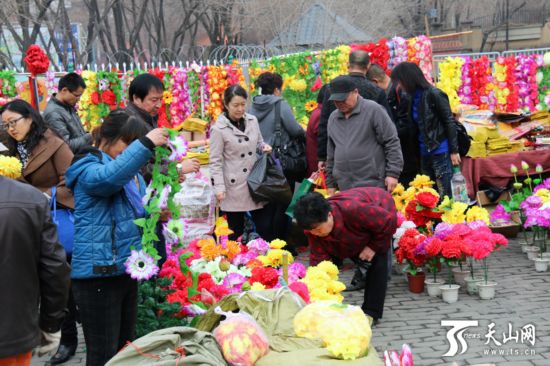 烏魯木齊:清明祭祀 你與文明還差幾步