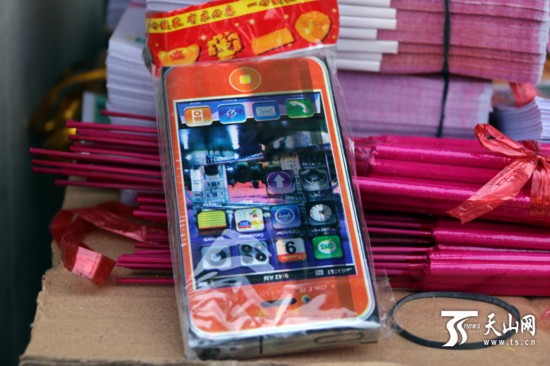 烏魯木齊:清明祭祀 你與文明還差幾步