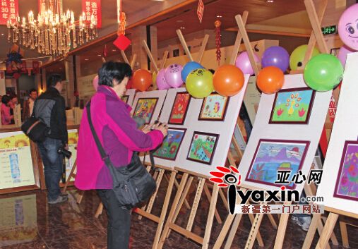 烏魯木齊一位自閉癥患兒母親敞開心扉 從求解脫到陪他成長