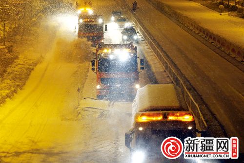 烏魯木齊200多臺清雪機30多臺趴窩 6.6萬噸冰雪清出城