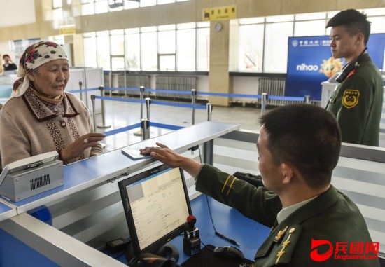 新疆百年口岸吉木乃迎來貿易高峰