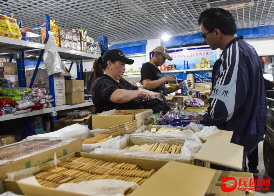 新疆百年口岸吉木乃迎來貿易高峰