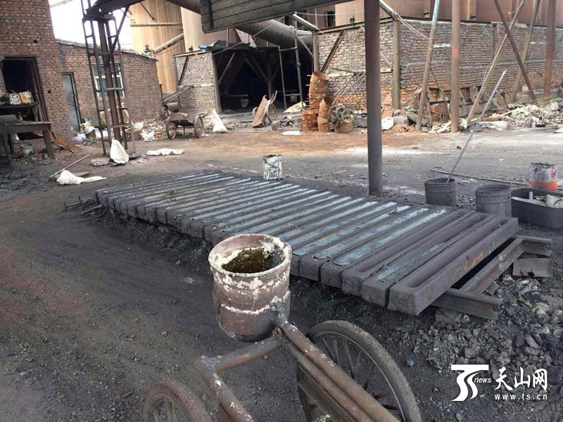 烏魯木齊市質(zhì)監(jiān)局搗毀一違法生產(chǎn)地條鋼加工廠