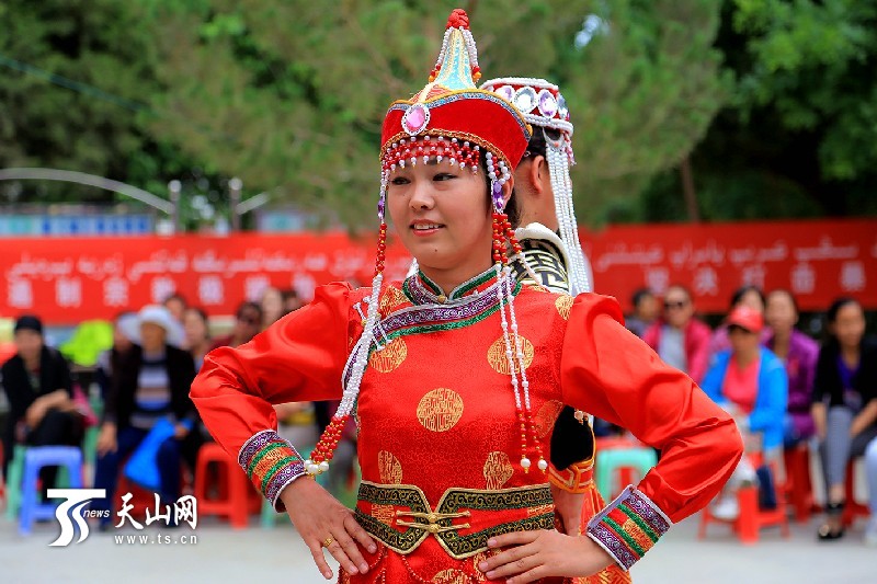 新疆博湖縣：社區居民大舞臺秀出民族團結情