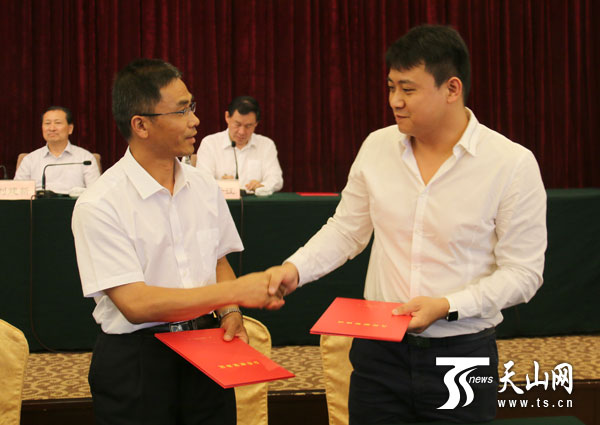 自治區召開紡織服裝產業招商引資創業培訓現場會